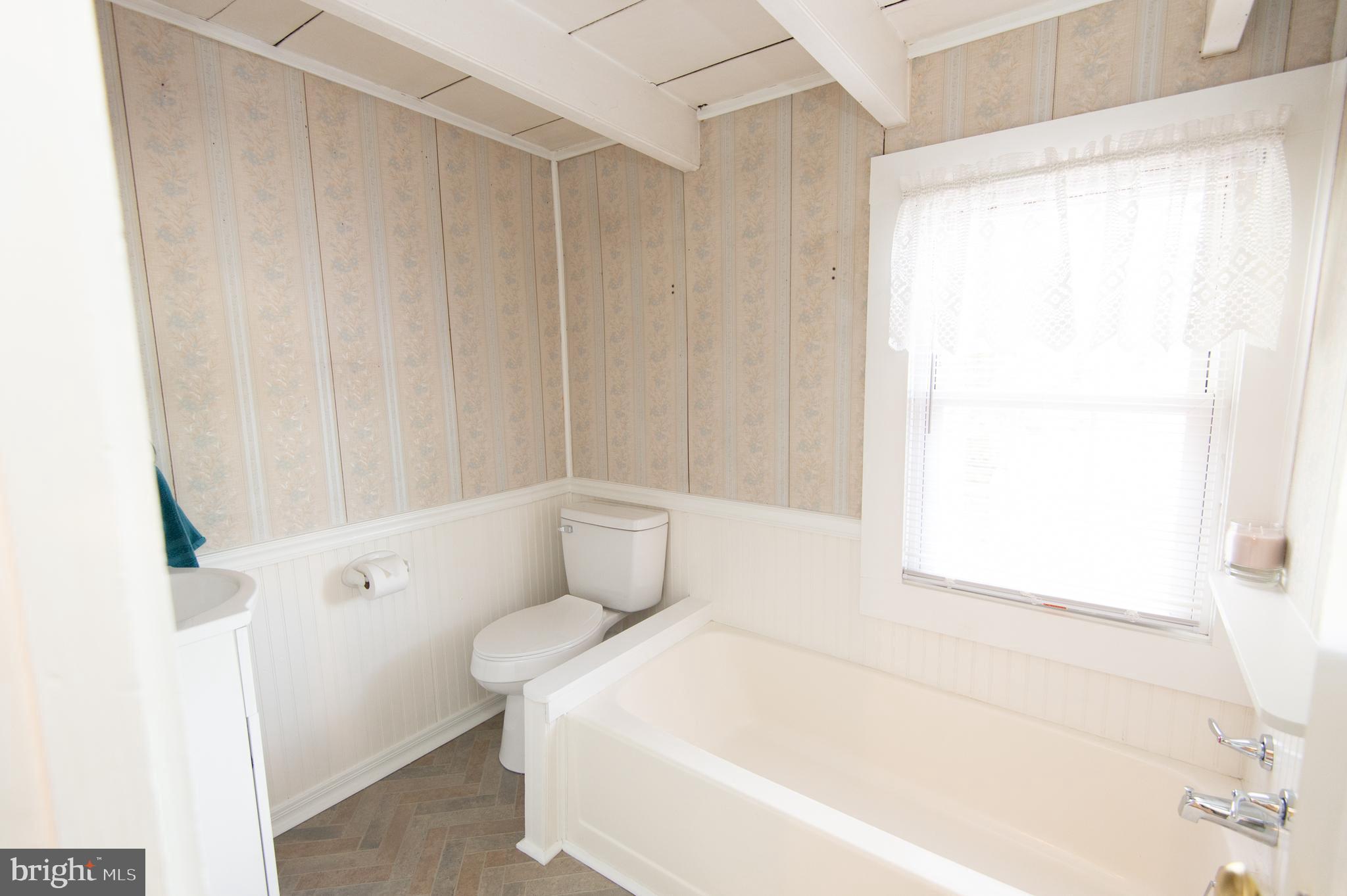 6100 Galestown-Delaware Line Road Rhodesdale, MD 21659 - Photo 22 of 41 2nd floor bathroom