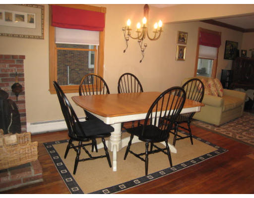 11 Elsworth Road Newton, MA 02465 - Photo 4 of 17