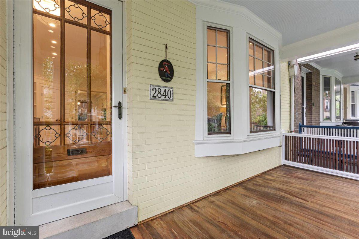 2840 27th Street Northwest Washington, DC 20008 - Photo 4 of 51