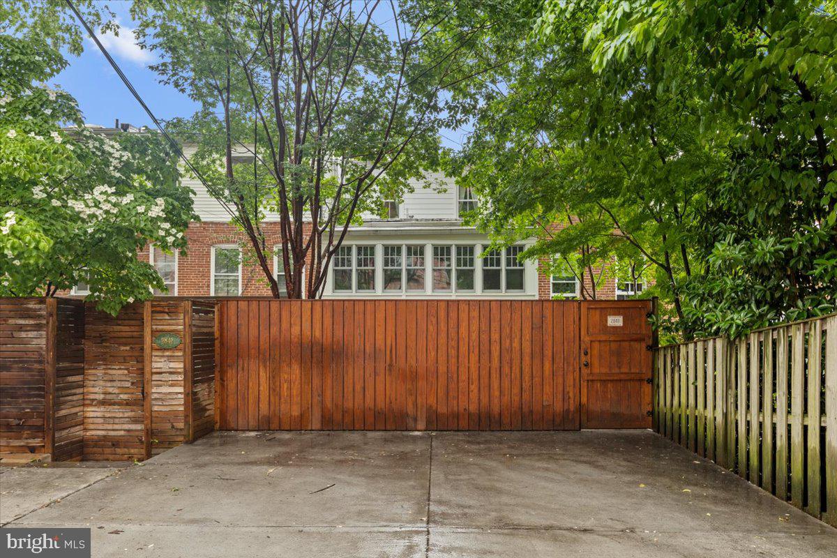 2840 27th Street Northwest Washington, DC 20008 - Photo 47 of 51