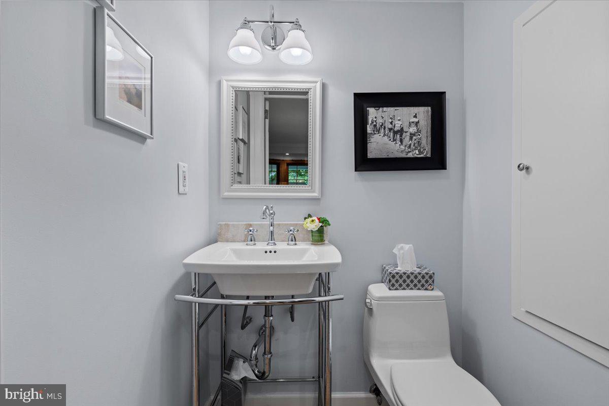 2840 27th Street Northwest Washington, DC 20008 - Photo 10 of 51