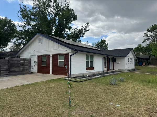 $3,200 | 5805 North Hampton Drive, Austin, TX 78723