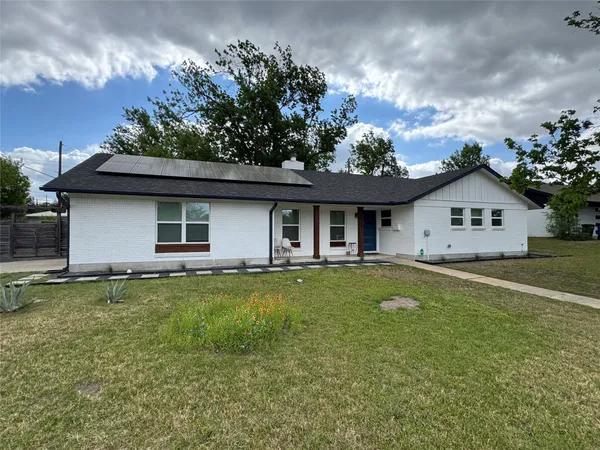 $3,200 | 5805 North Hampton Drive, Austin, TX 78723