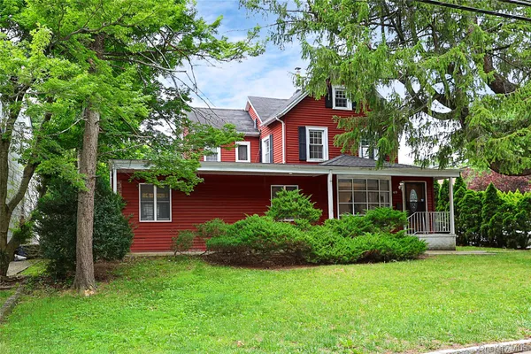 $999,000 | 49 Red Ground Road, Roslyn Heights, NY 11577