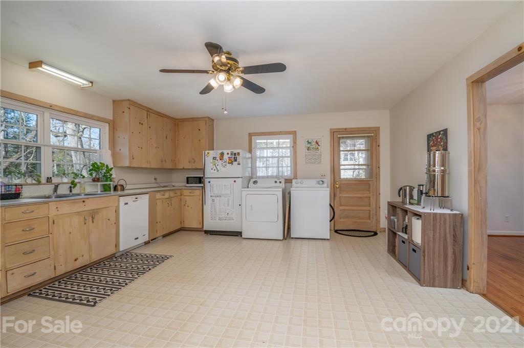 150 Broadway Tryon, NC 28782 - Photo 11 of 32 Gallery Image 11