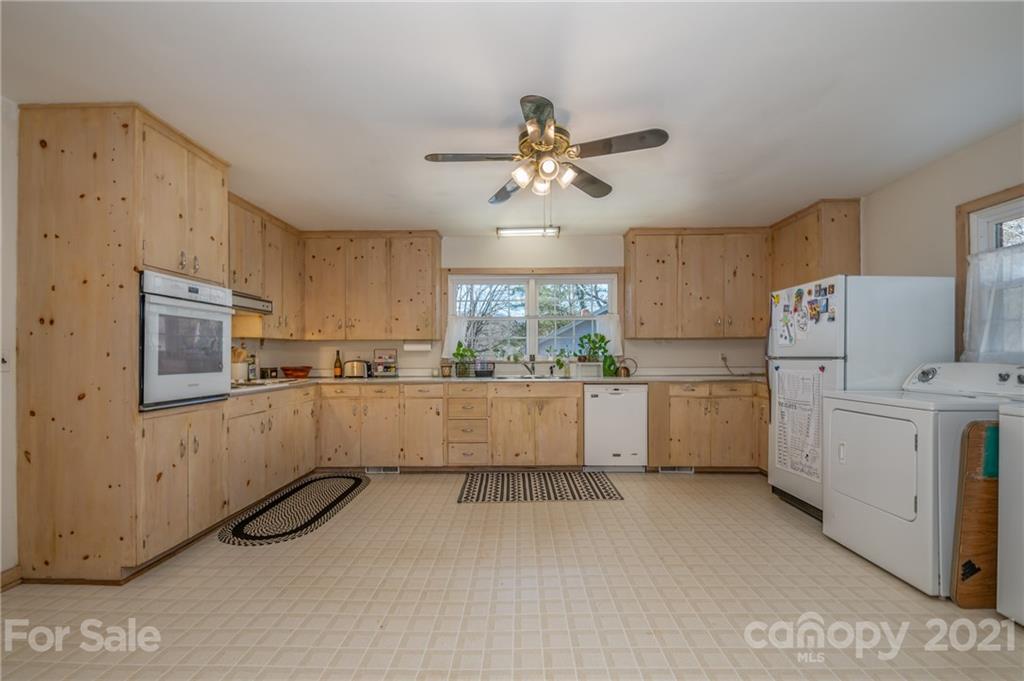 150 Broadway Tryon, NC 28782 - Photo 10 of 32 Gallery Image 10
