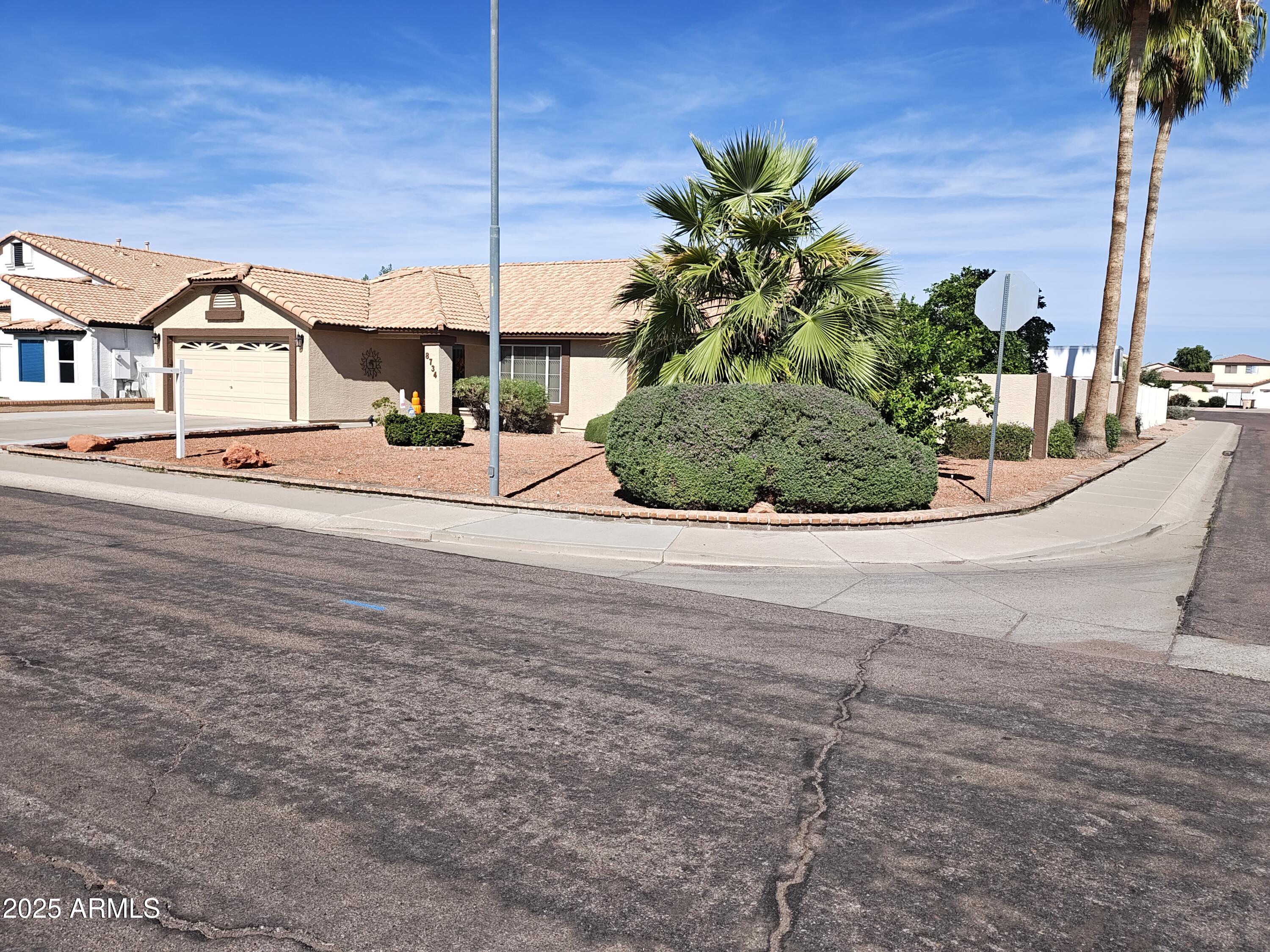 8734 West Bloomfield Road Peoria, AZ 85381 - Photo 2 of 34 bloomcorner