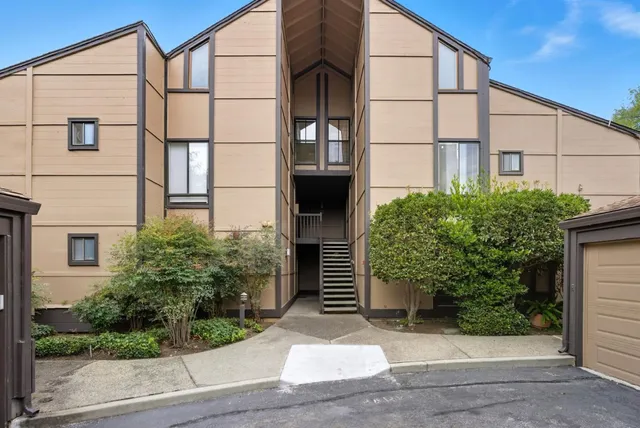 $848,000 | 2000 Rock Street, Unit 7, Mountain View, CA 94043