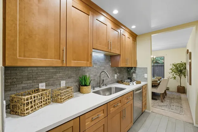 $848,000 | 2000 Rock Street, Unit 7, Mountain View, CA 94043
