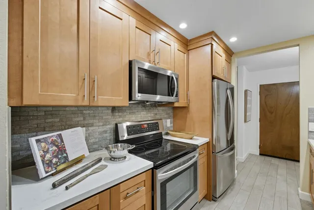 $848,000 | 2000 Rock Street, Unit 7, Mountain View, CA 94043