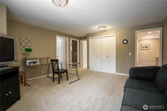 $6,000 | 26047 Southeast 26th Court, Sammamish, WA 98075