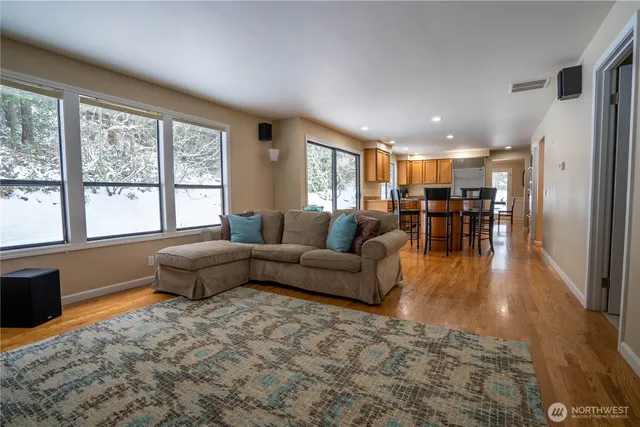 $6,000 | 26047 Southeast 26th Court, Sammamish, WA 98075