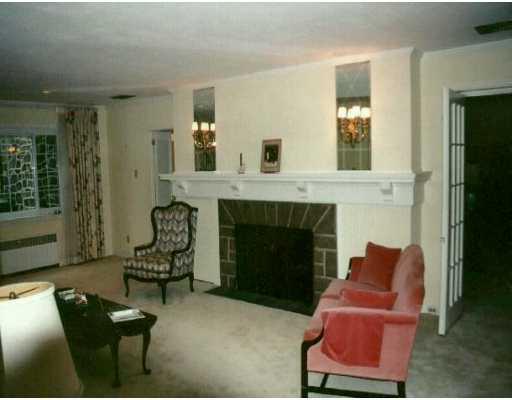 60 Churchill Road Churchill, PA 15235 - Photo 4 of 6 Living Room.
