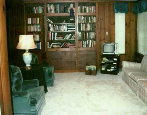 60 Churchill Road Churchill, PA 15235 - Photo 6 of 6 Studio/Study/Office.