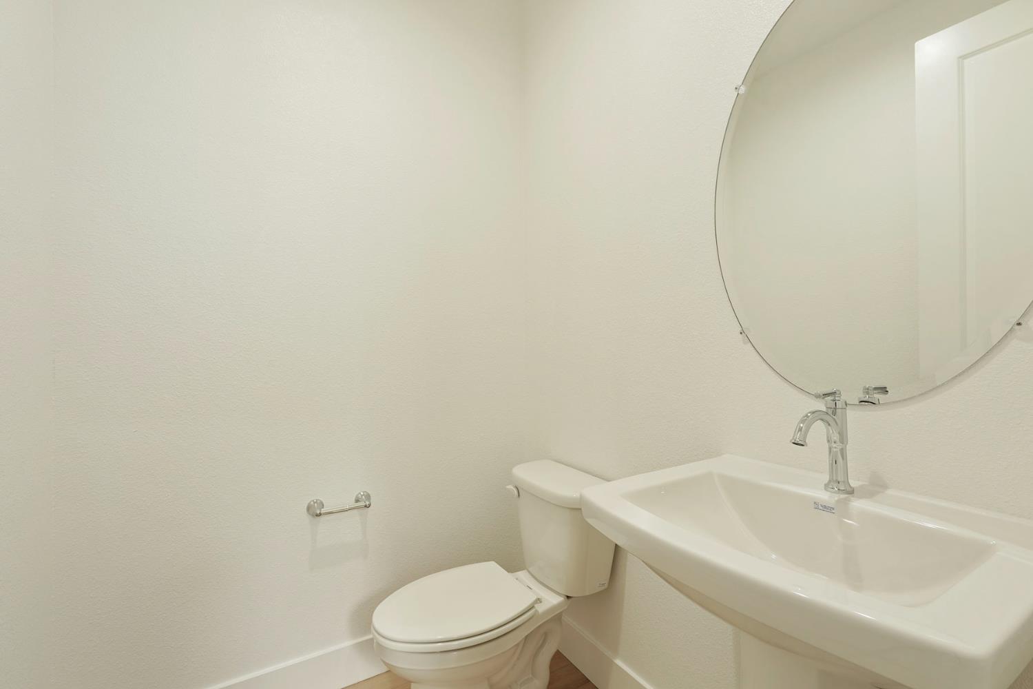 446 Tigris Street Manteca, CA 95337 - Photo 25 of 46 Downstairs powder bath