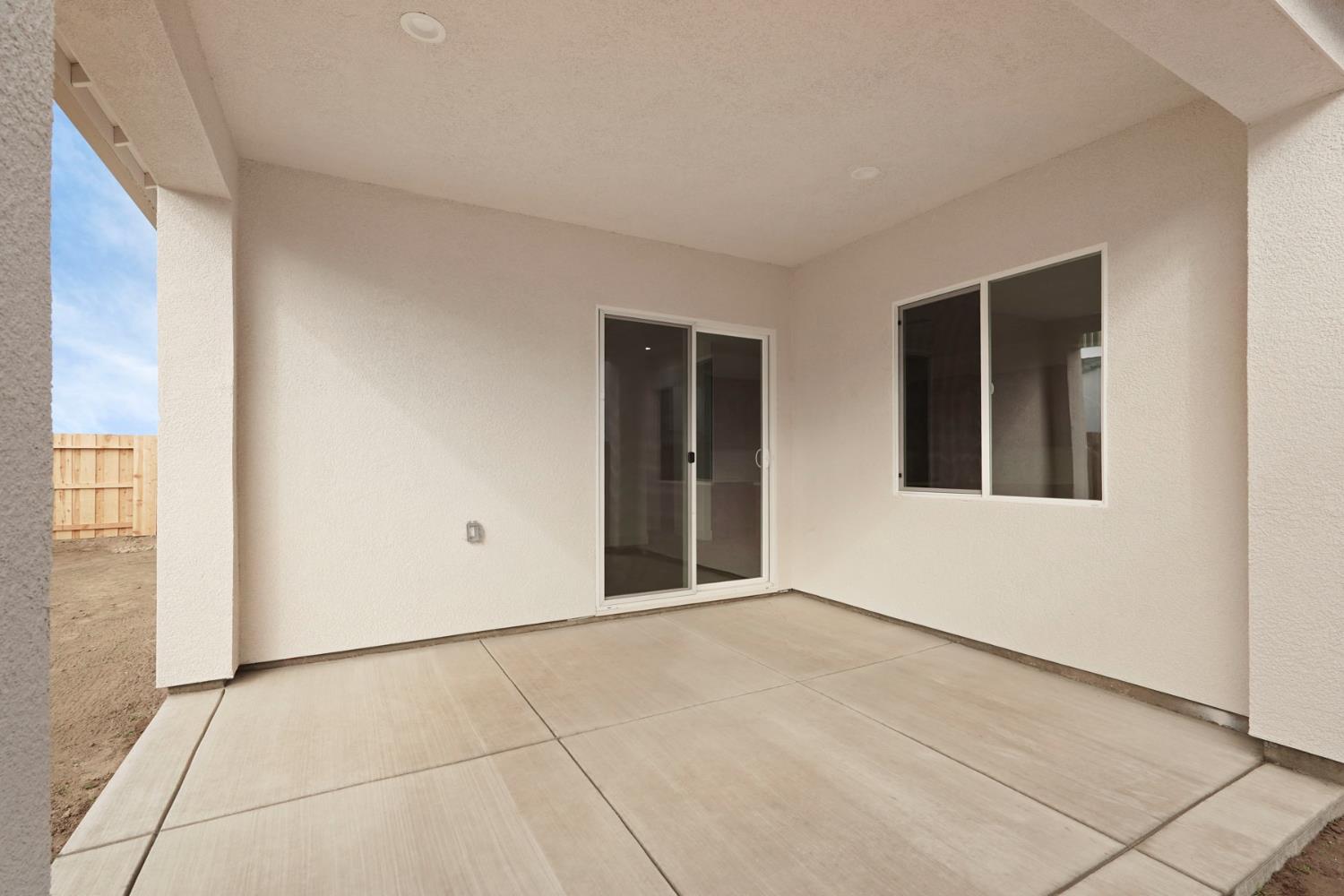 446 Tigris Street Manteca, CA 95337 - Photo 39 of 46 Covered patio