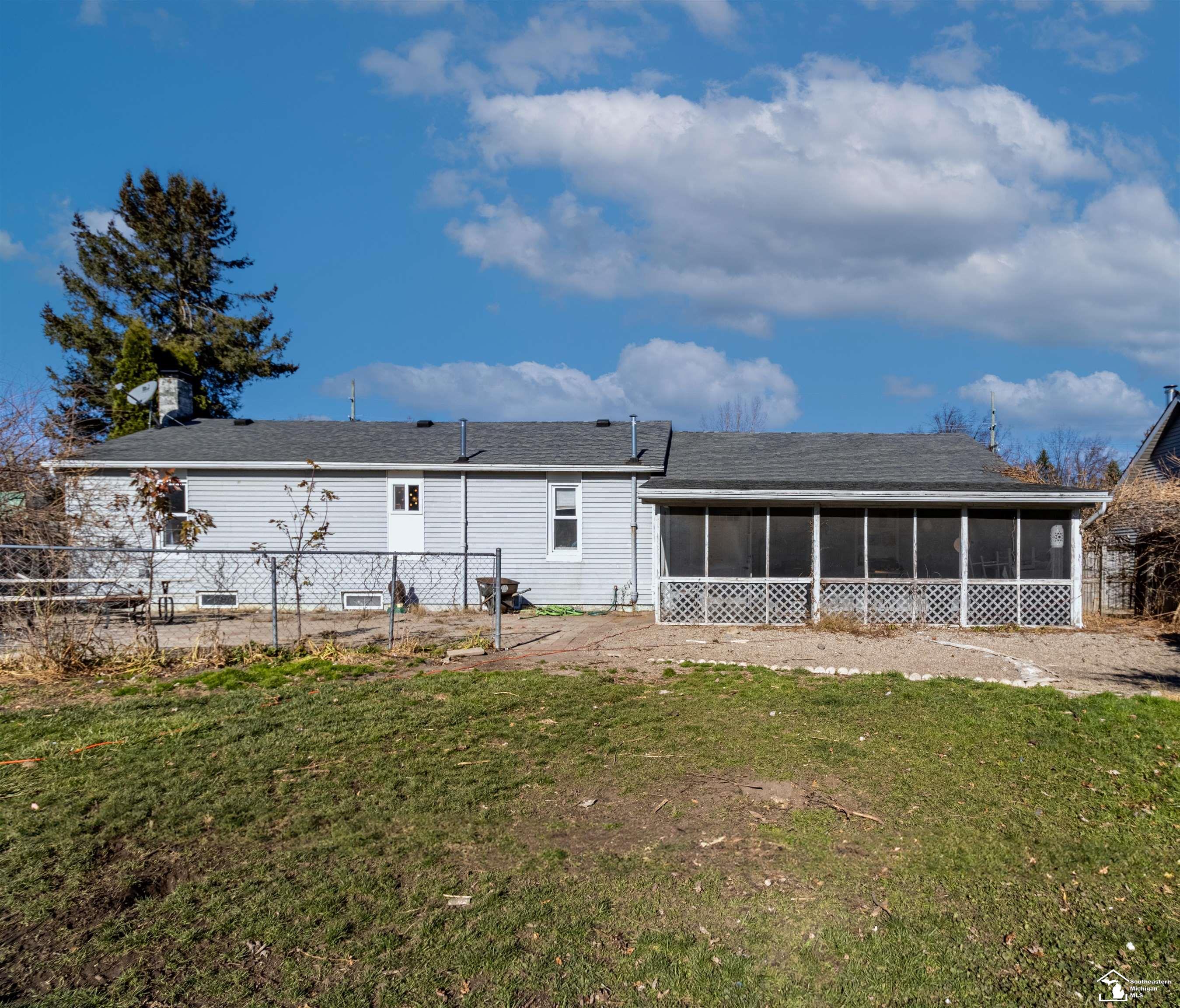2053 Carleton West Road Carleton, MI 48117 - Photo 2 of 23
