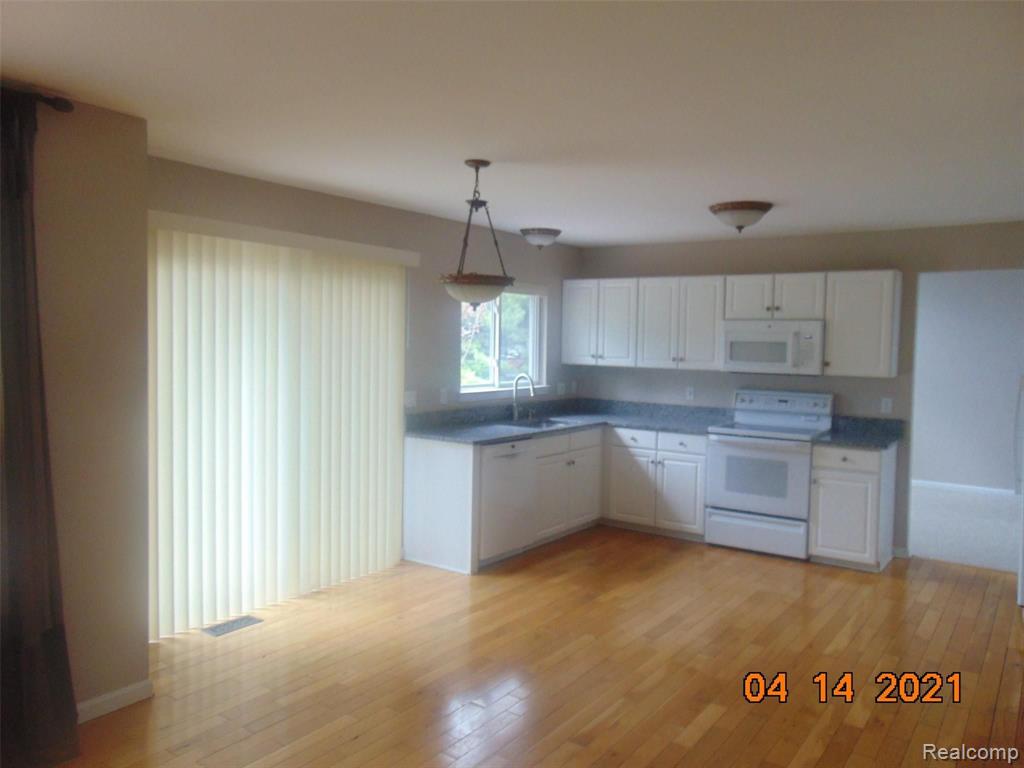 3639 Briarbrooke Lane Rochester, MI 48306 - Photo 7 of 25