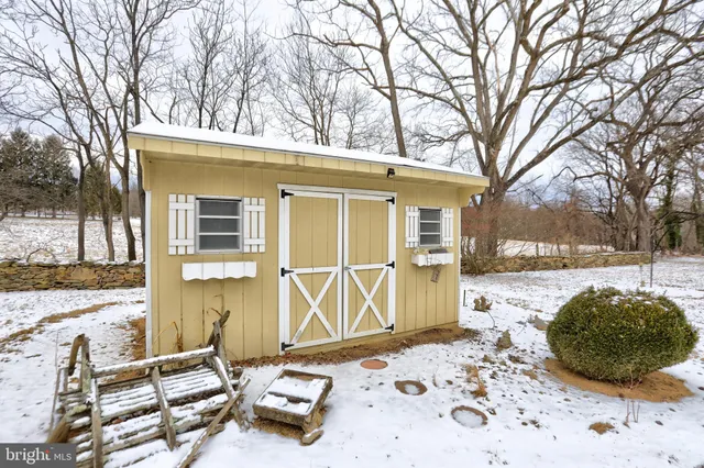 $424,900 | 16819 Woodgrove Road, Round Hill, VA 20141