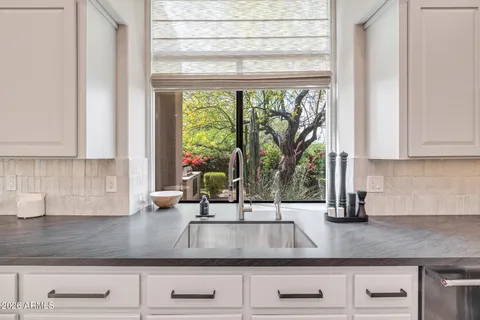 $1,850,000 | 10949 East Dale Lane, Scottsdale, AZ 85262