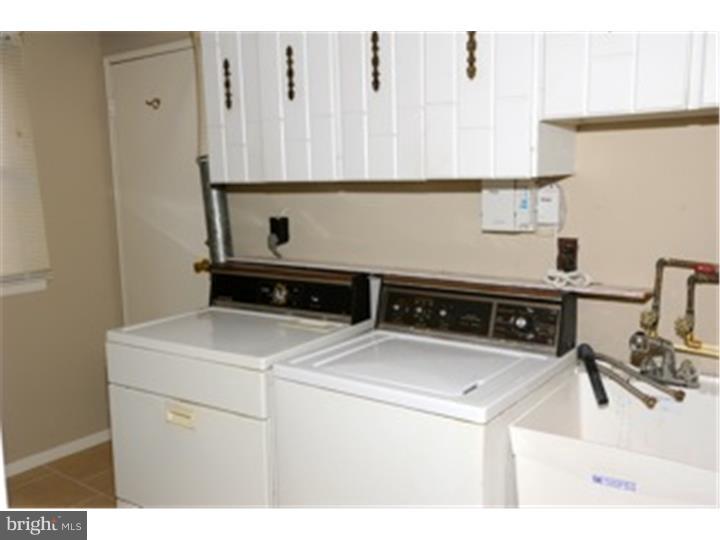 110 Cliffwood Road Philadelphia, PA 19115 - Photo 8 of 24 Laundry Room
