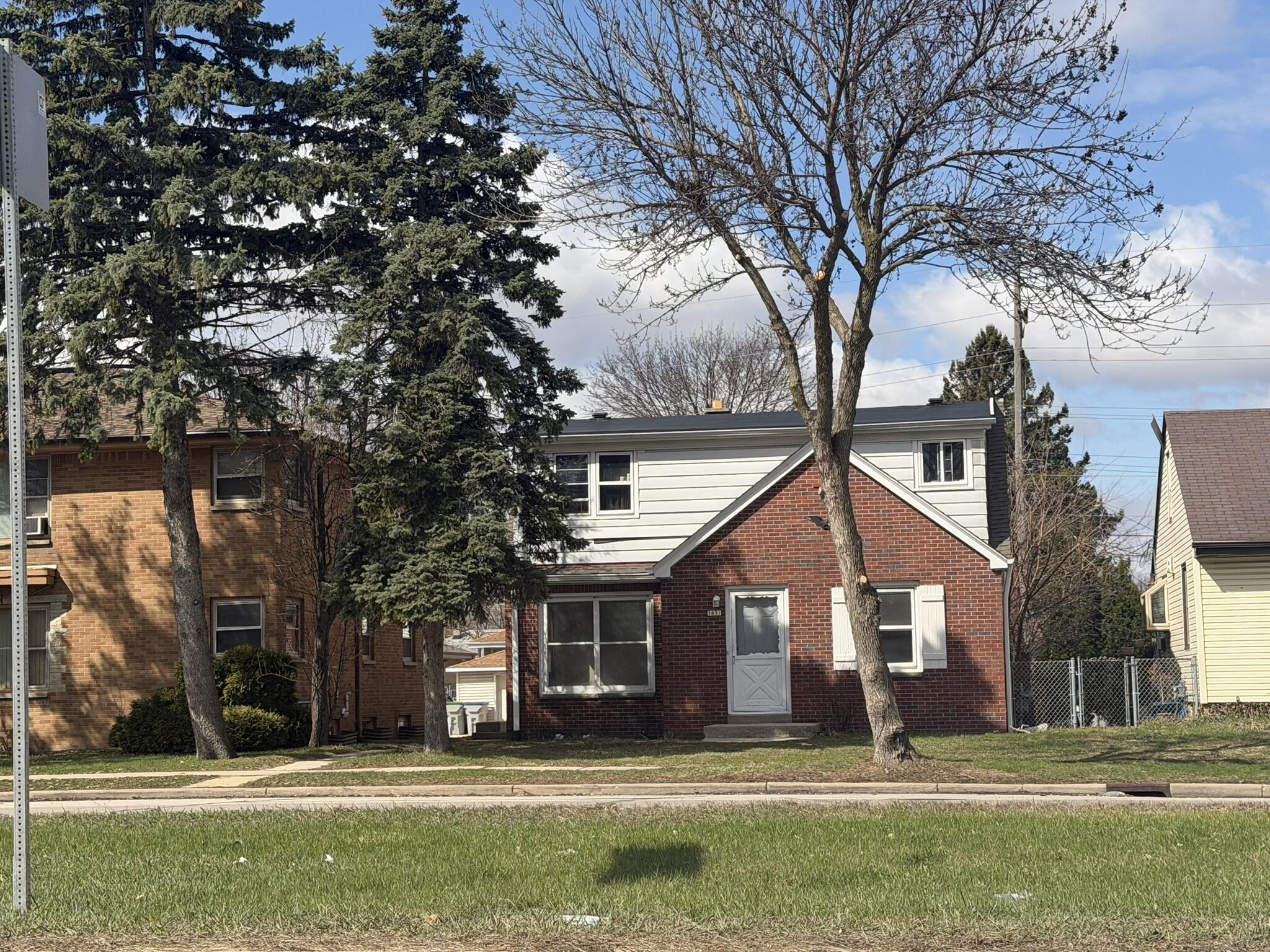 5831 North 76th Street Milwaukee, WI 53218 - Photo 3 of 4 IMG_2041