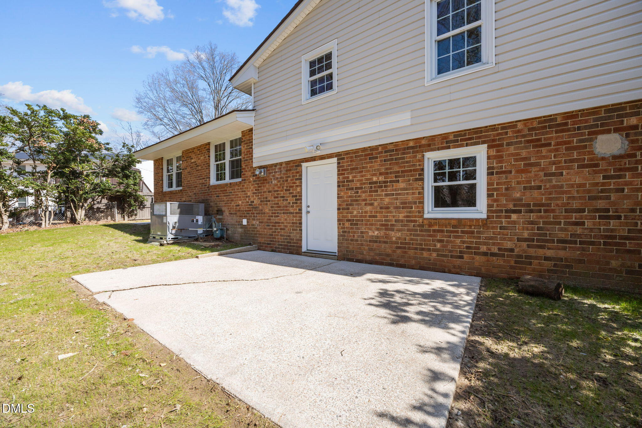 3521 Huntleigh Drive Raleigh, NC 27604 - Photo 46 of 56 a backyard of a house