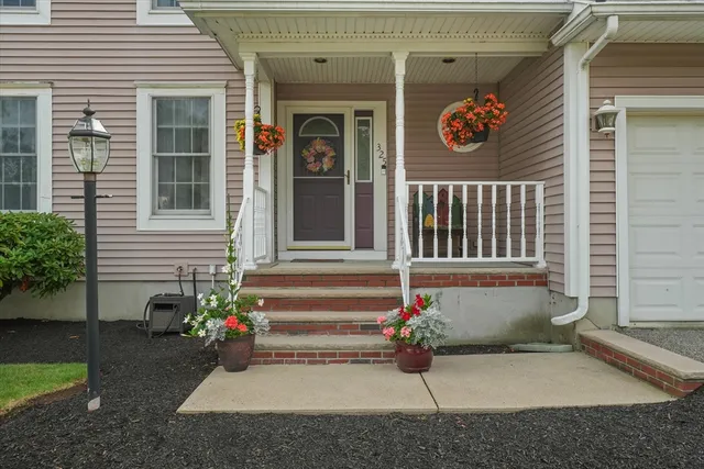 $899,900 | 325 Den Quarry Road, Lynn, MA 01904