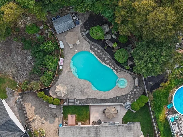 $899,900 | 325 Den Quarry Road, Lynn, MA 01904