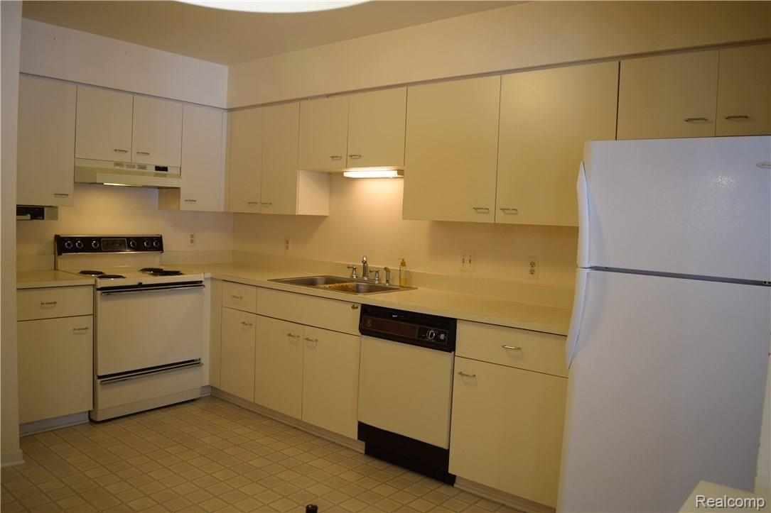 Appliances included - Washer / Dryer too