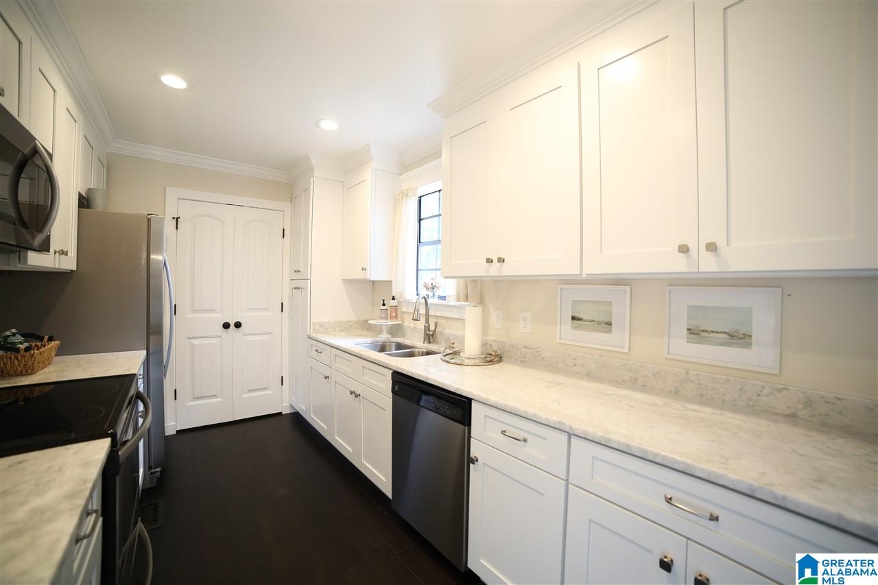 5621 Hampton Road Birmingham, AL 35210 - Photo 18 of 48