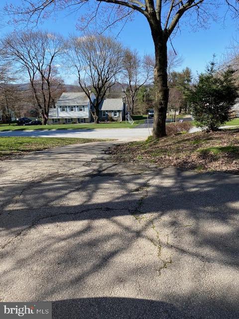 288 Devonshire Road Devon, PA 19333 - Photo 41 of 46 Driveway