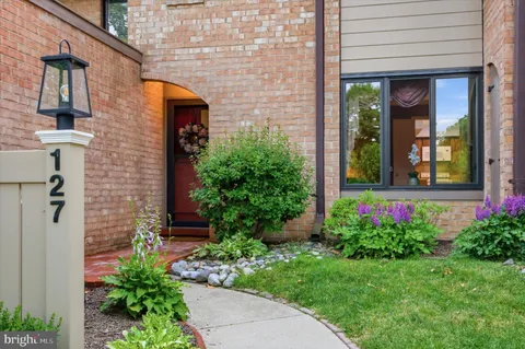 $475,000 | 127 Woodgate Lane, Unit 17, Paoli, PA 19301