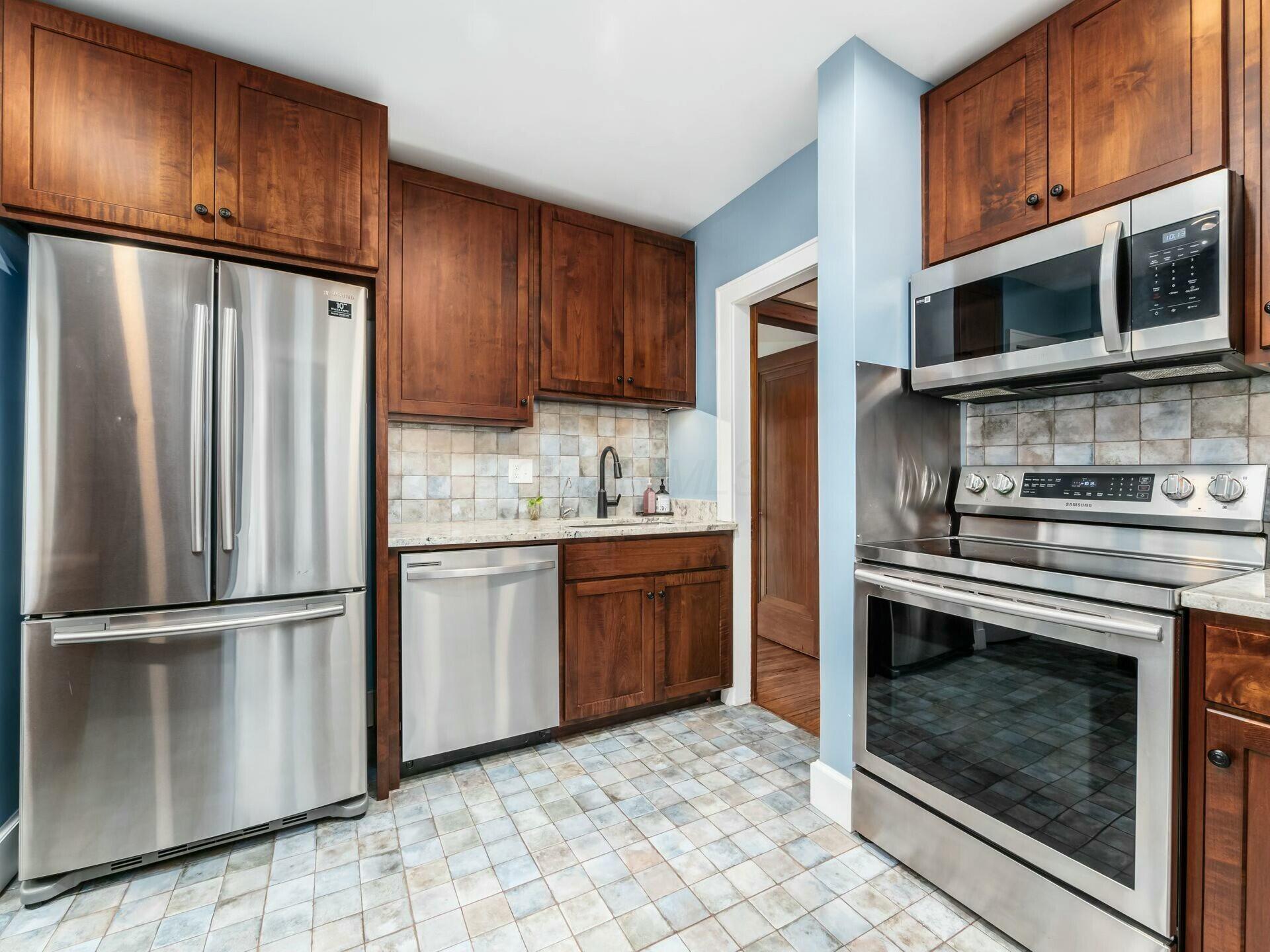 545 Tibet Road Columbus, OH 43202 - Photo 10 of 46 tempImageKYw3pF