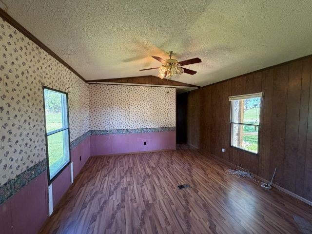 9905 Brownsville Road Smiths Grove, KY 42171 - Photo 5 of 16 Gallery Image 5