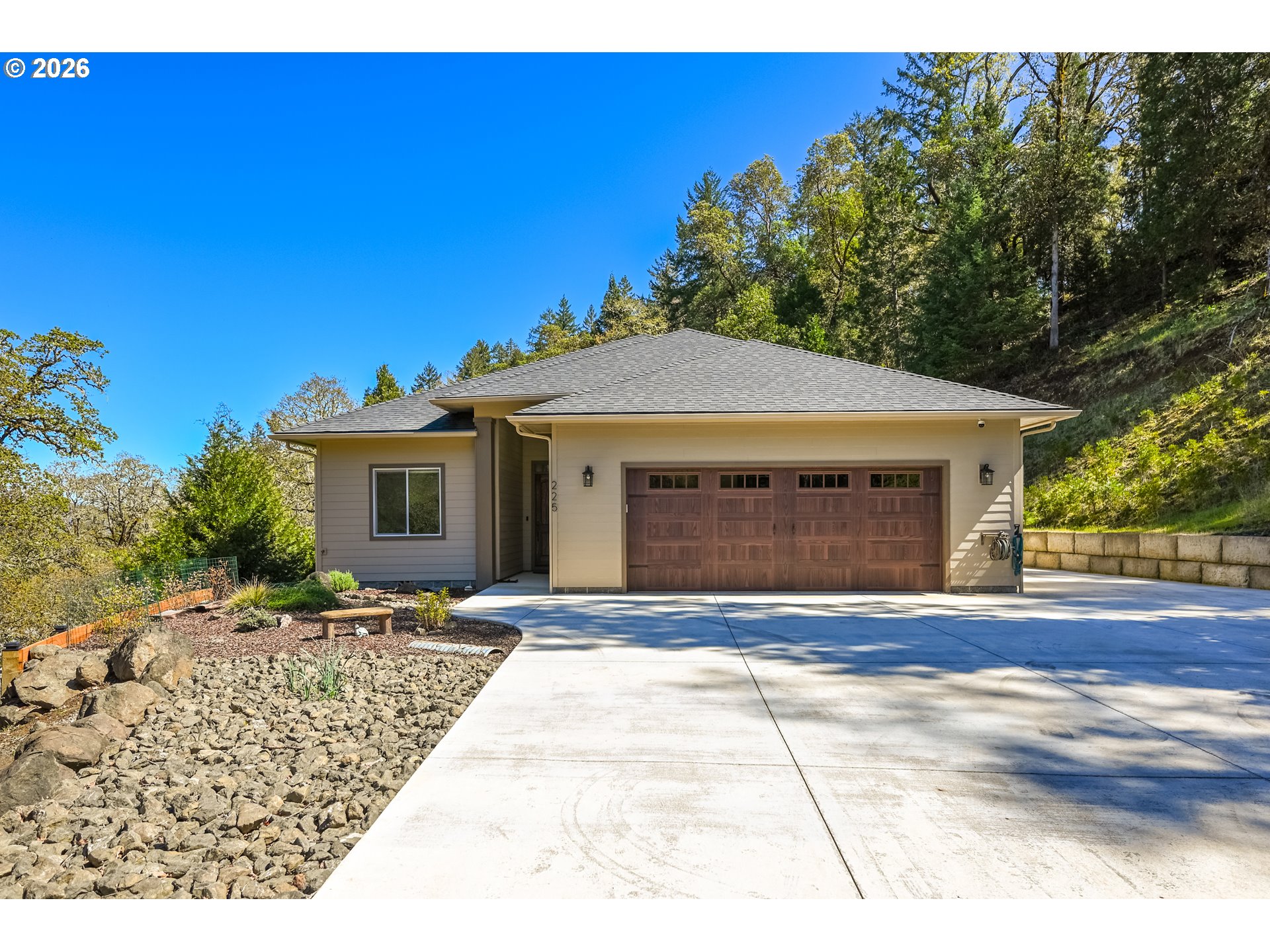 225 Summit Ridge Lane Roseburg, OR 97471 - Photo 1 of 48