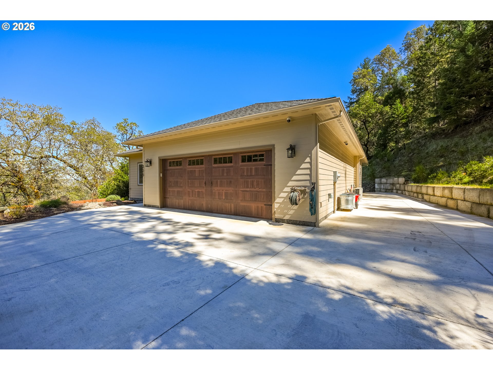 225 Summit Ridge Lane Roseburg, OR 97471 - Photo 3 of 48