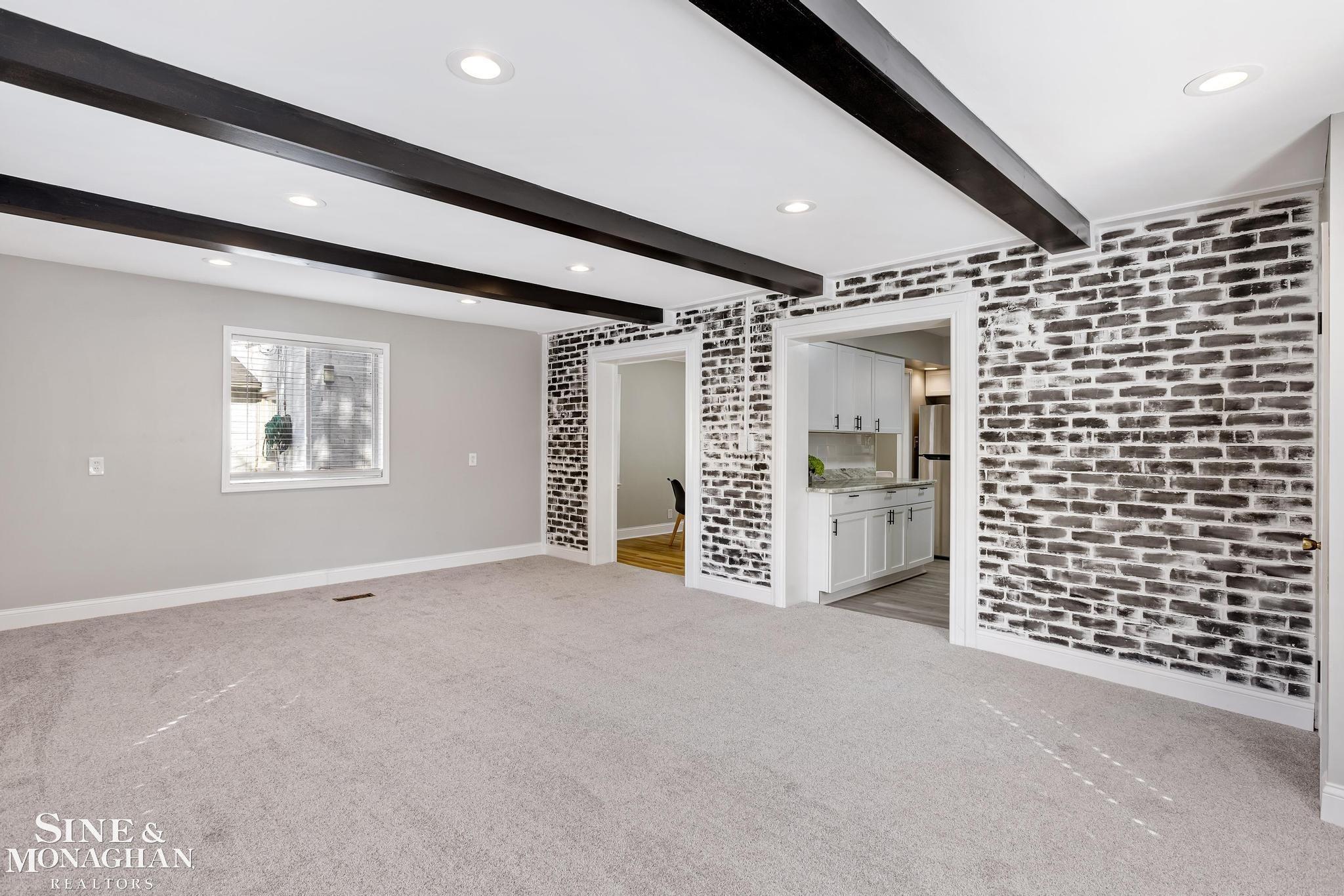 1653 Bournemouth Road Grosse Pointe, MI 48236 - Photo 11 of 29 50158454-43548486-2ff8-4b9b-95a1-e067cadefe78.JPG