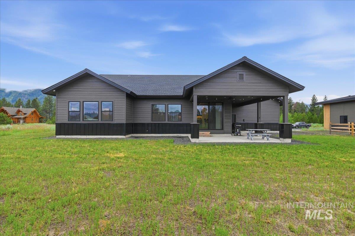 13152 Hawks Bay Road Donnelly, ID 83615 - Photo 25 of 29 Back house