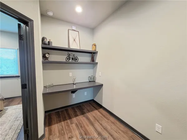 a view of utility room