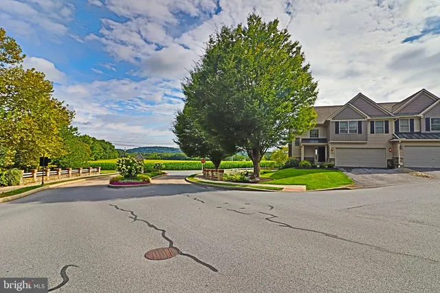 $389,900 | 45 Fieldcrest Lane, Ephrata, PA 17522