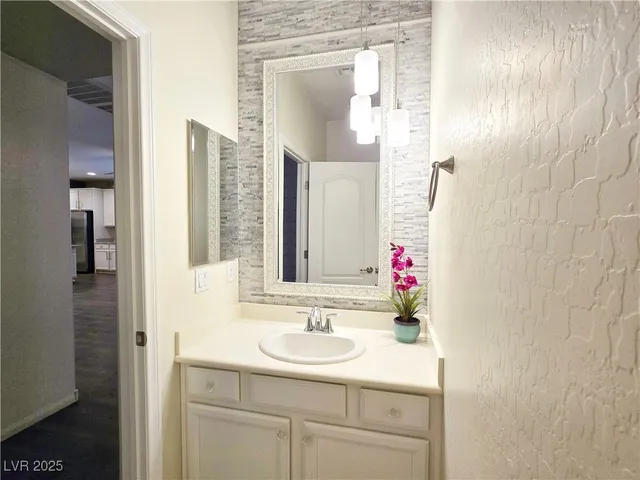 $2,580 | 6233 Canterbury Field Road, Las Vegas, NV 89113