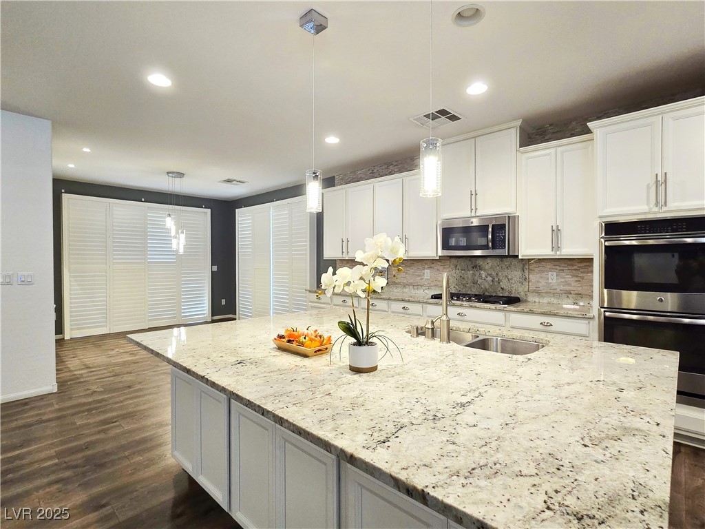 6233 Canterbury Field Road Las Vegas, NV 89113 - Photo 7 of 35