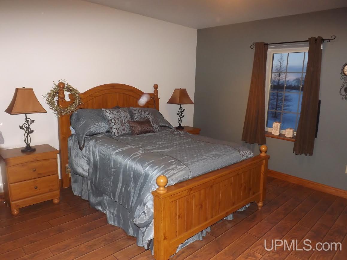 5511 G5 Road Escanaba, MI 49829 - Photo 9 of 30