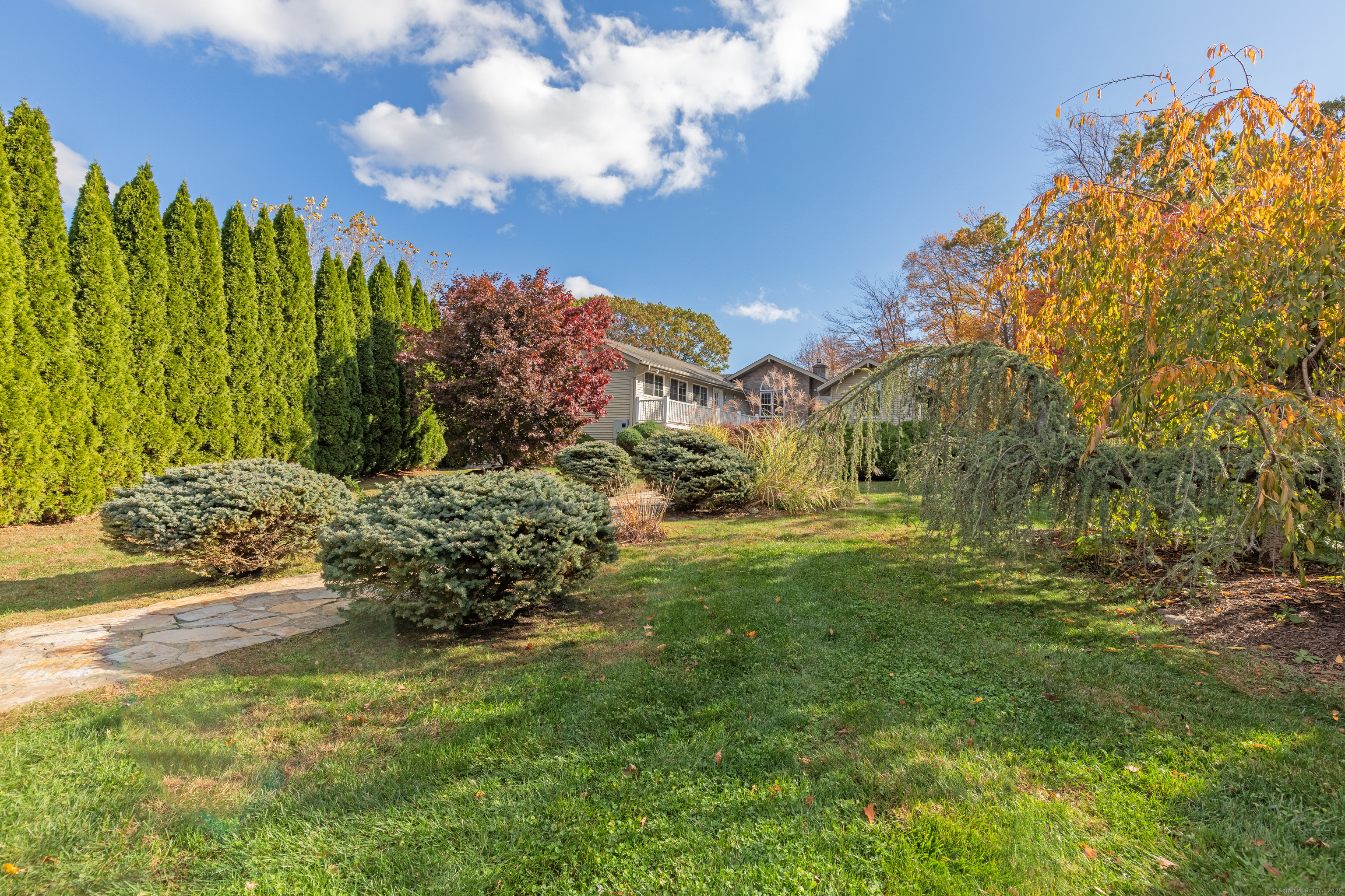 9 Cheryl Lane Prospect, CT 06712 - Photo 4 of 31