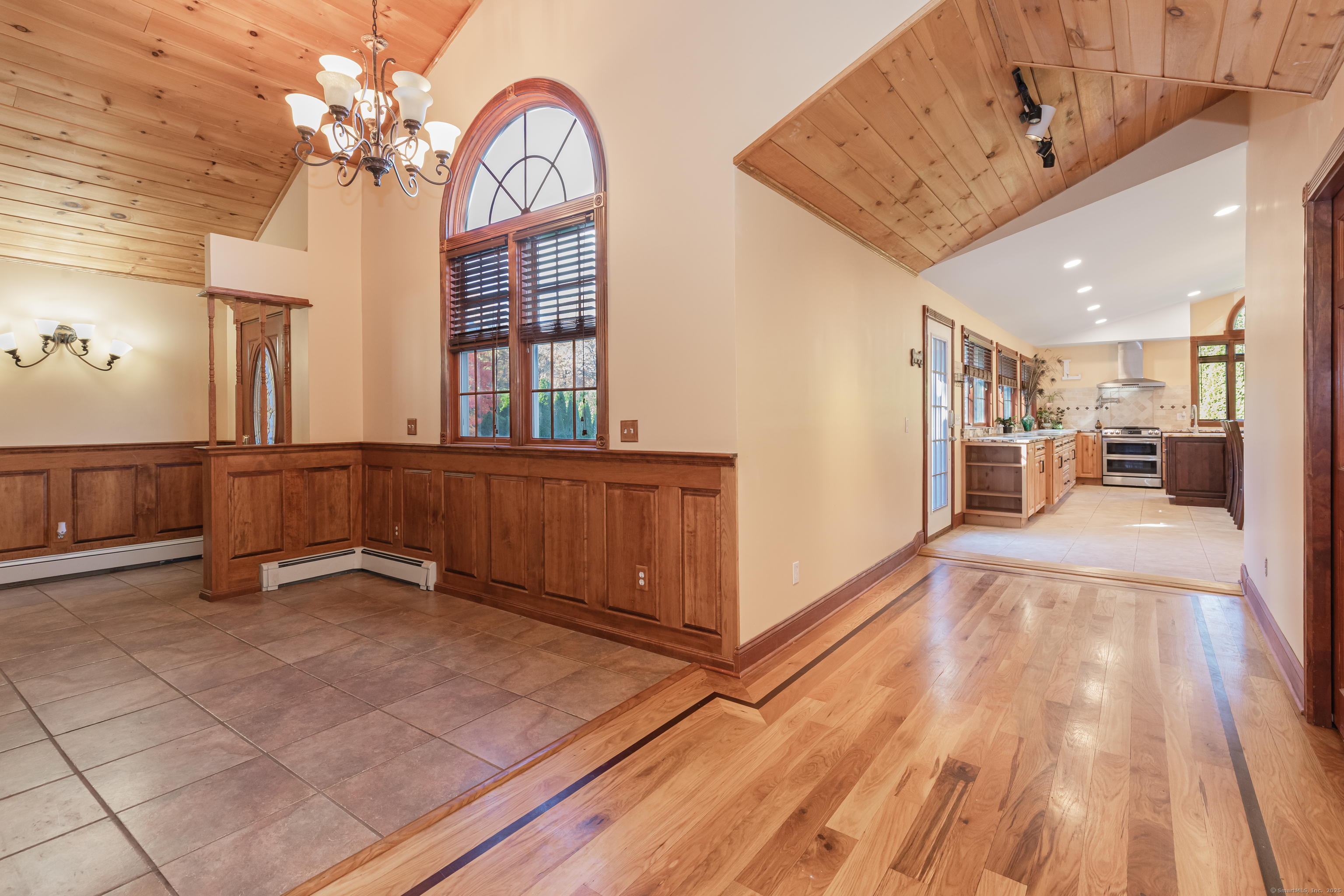 9 Cheryl Lane Prospect, CT 06712 - Photo 5 of 31