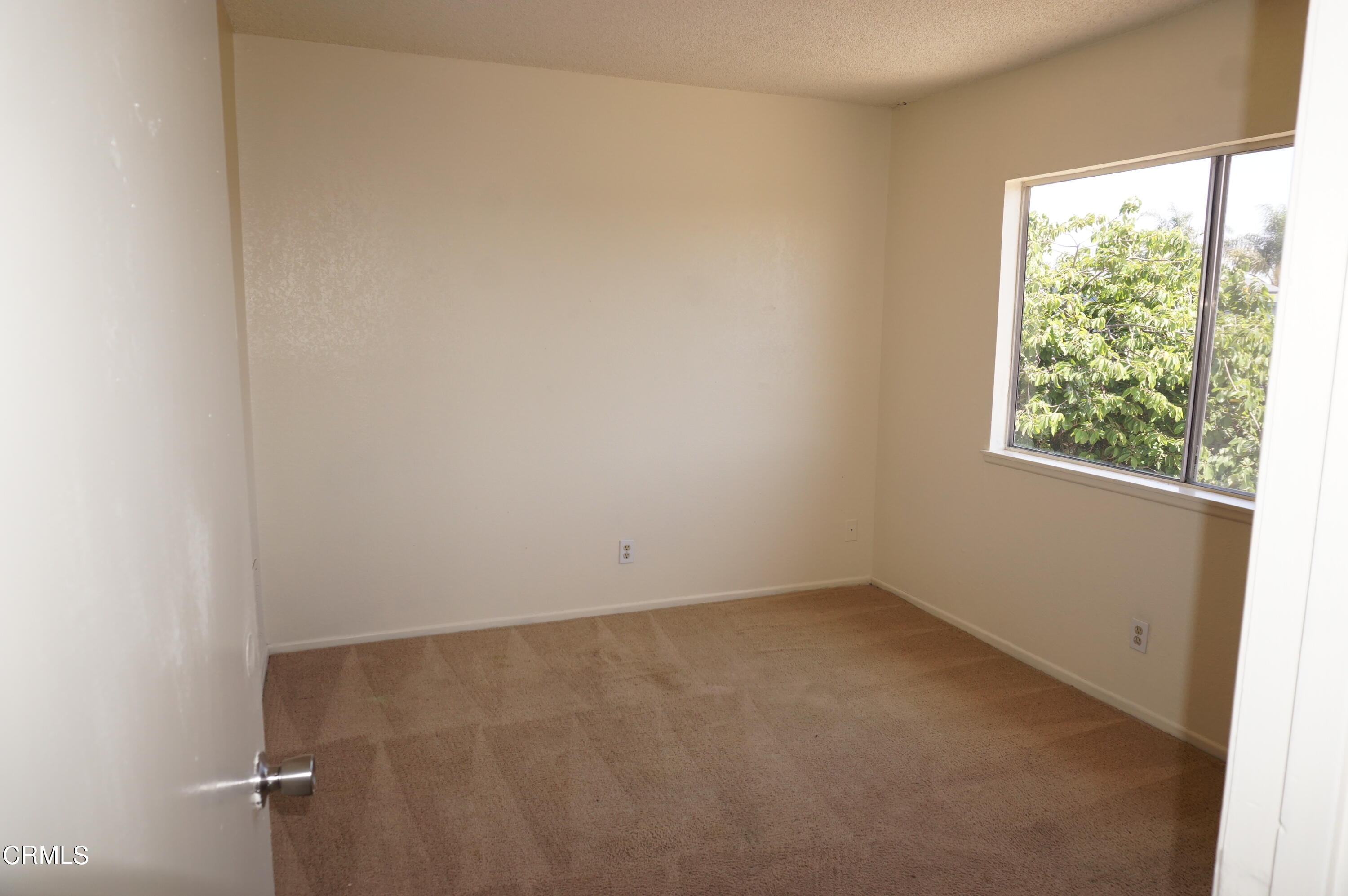 1500 Kipling Court Oxnard, CA 93033 - Photo 13 of 18 an empty room with a window