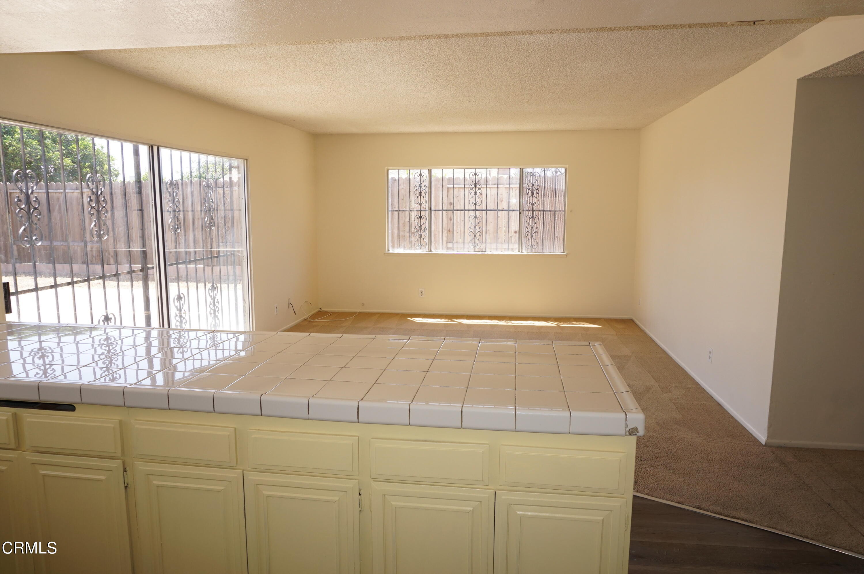 1500 Kipling Court Oxnard, CA 93033 - Photo 5 of 18 a room with a window