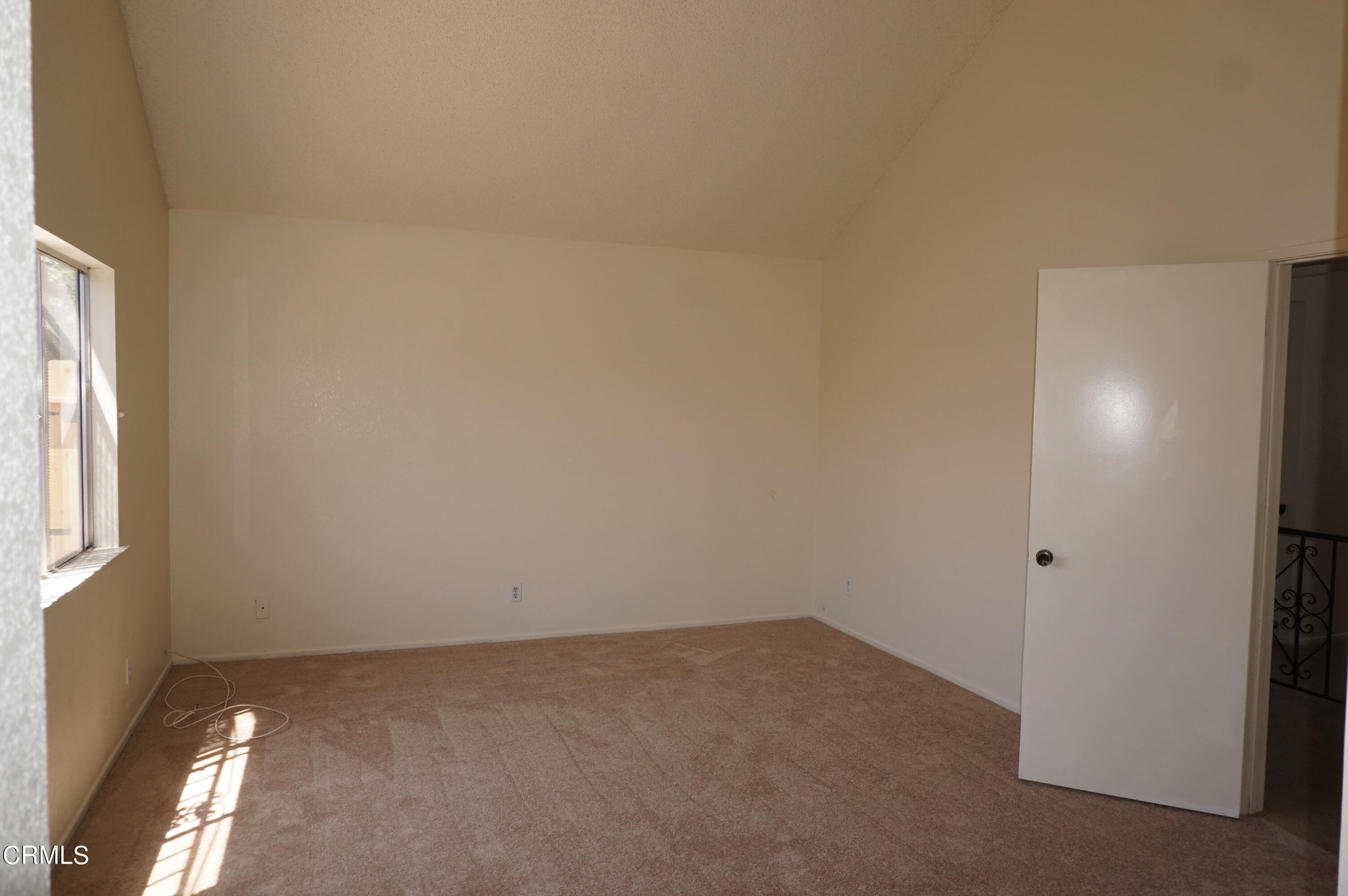 1500 Kipling Court Oxnard, CA 93033 - Photo 10 of 18 an empty room with windows