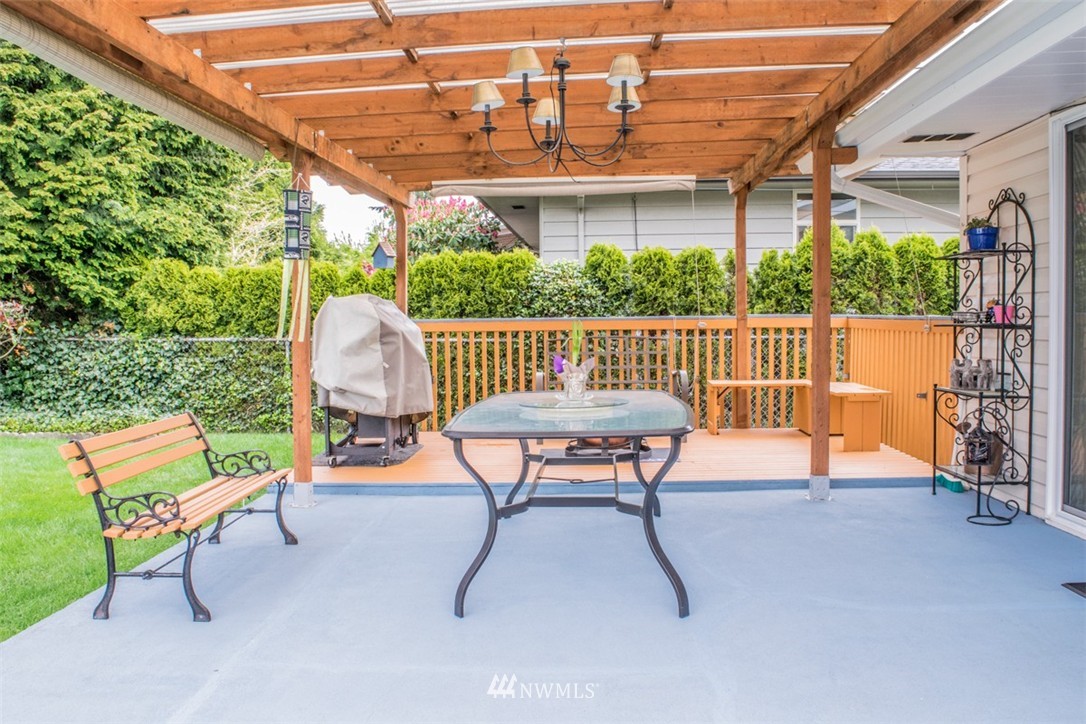 5204 West Highland Road Everett, WA 98203 - Photo 11 of 17